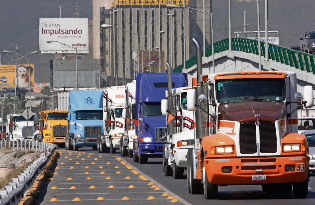 Los operadores de unidades pesadas deben tener mayor preparación y cumplir con los controles en alcohol y drogas para reducir los accidentes, dice el sector asegurador. Foto: Archivo EL UNIVERSAL