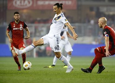 Zlatan Ibrahimovic anotó su gol 500