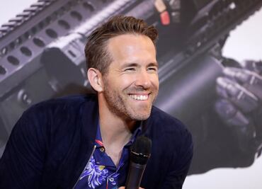 Ryan Reynolds se vacuna contra Covid-19 y "recibe" 5G