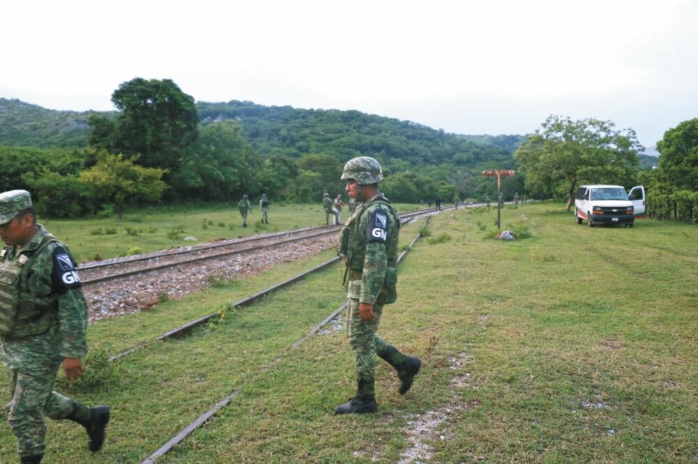 Elementos de la Guardia Nacional y del INM realizan operativos en lugares donde antes no los hacían, como Mapastepec, señalan encargados de albergues. Foto: MA. DE JESÚS PETERS. EL UNIVERSAL