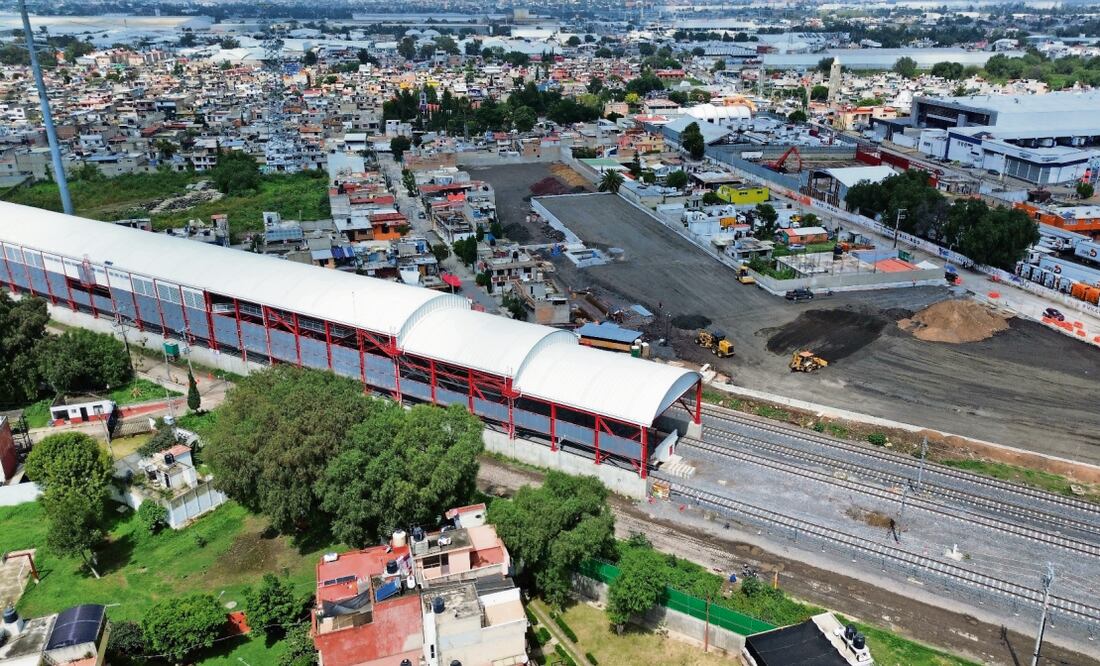 En las inmediaciones de la estación Cueyamil construyen el Centro de Transferencia Modal para el transporte. Foto: Arturo Contreras / EL UNIVERSAL
