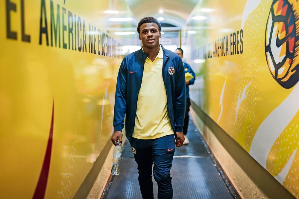 La actitud le afectó un poco en el entrenamiento.  Foto: Club América