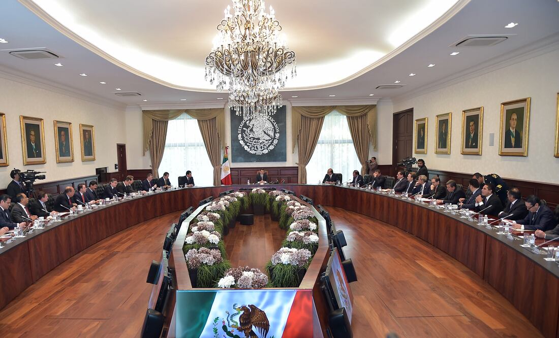 Los mandatarios integrantes de la Conago se reunieroncon el presidente Enrique Peña Nieto. FOTO: Presidencia