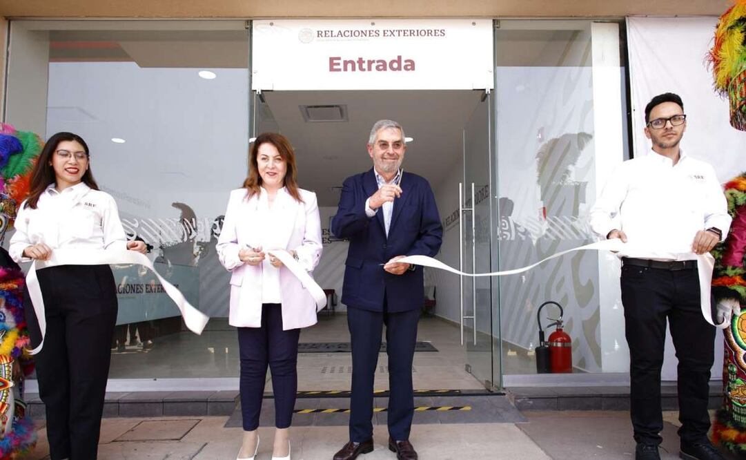 Juan Ramón de la Fuente, titular de la Secretaría de Relaciones Exteriores, destacó la transformación de las oficinas de emisión de pasaportes. Foto: Especial