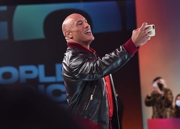 "La Roca" da lección altruista en los People’s Choice Awards