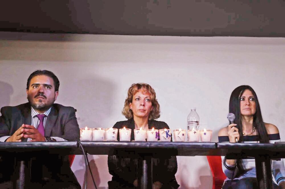 Rebeca Espinosa, madre de Karen, quien guardó silencio tras conocer el homicidio de su hija, decidió hablar ante los medios. Reveló que casi no duerme buscando evidencias sobre el caso. (LUIS CORTÉS. EL UNIVERSAL)