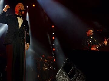 Cristian Castro y Aleks Syntek se burlan de ellos mismos en el escenario