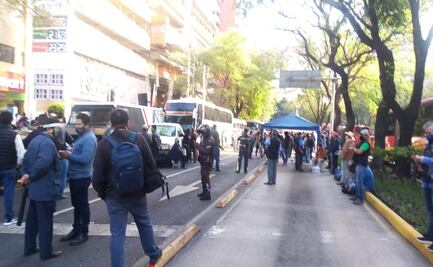 Jubilados del SME bloquean avenida Insurgentes sur