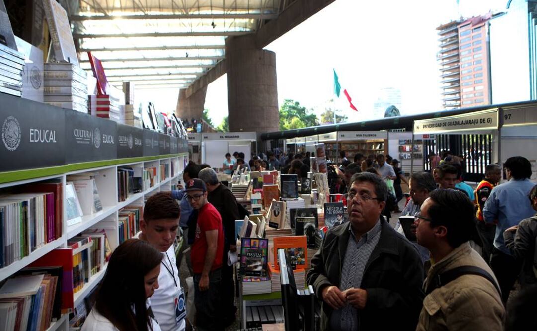 A lo largo de ocho días de actividades, del 22 al 29 de marzo, el encuentro editorial registró una muy numerosa afluencia diaria de visitantes, en promedio 18 mil personas cada día. FOTO: Valente Rosas/EL UNIVERSAL.