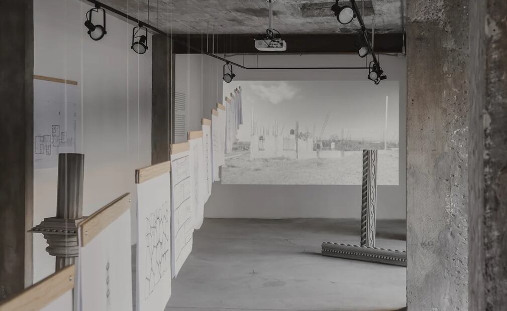 Exposición “Copias del abandono”. Foto: Zaickz Moz, vía Proyector MX.