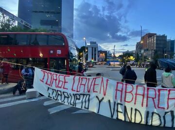 Bloqueo de normalistas en Reforma e Insurgentes cumple más de 55 horas; crecen inconformidades entre ciudadanos