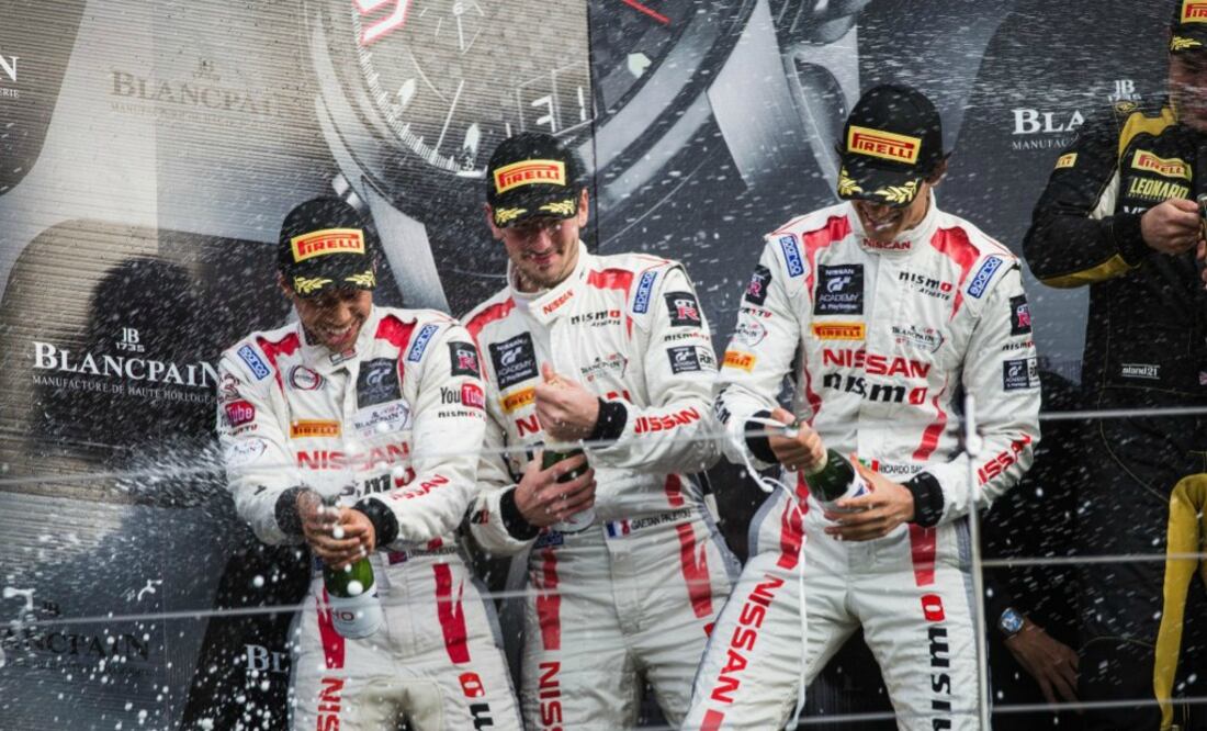 Ricardo y su equipo –el francés Gaetan Paletou y el inglés Jann Mardenborough