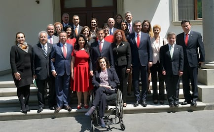 Recibe Peña Nieto a constituyentes priístas