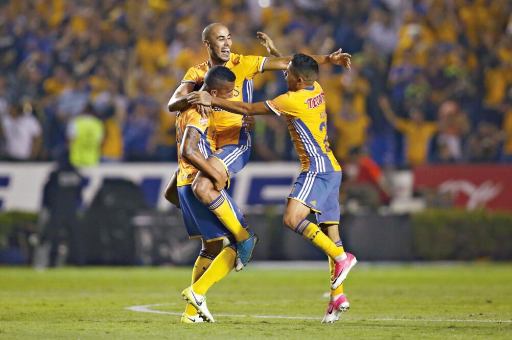 El conjunto felino recuperó el buen futbol que lo hizo monarca (JOSÉ LUIS MACÍAS. EFE)