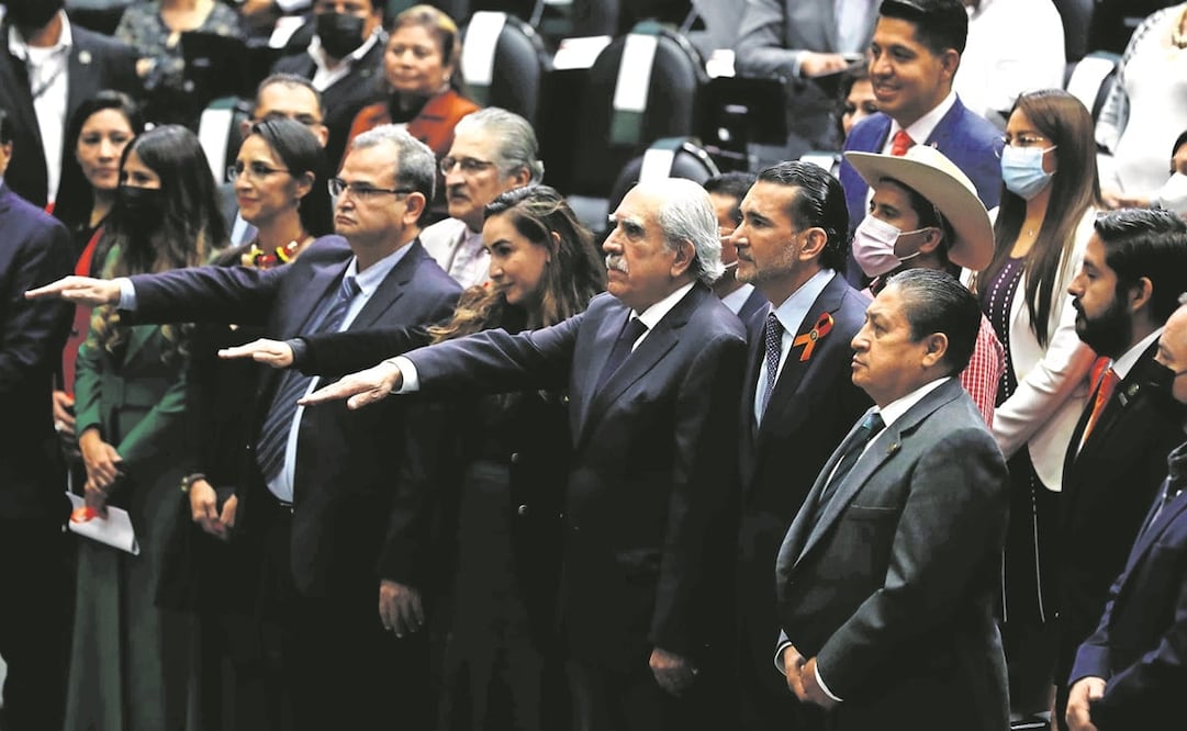 Pablo Gómez Álvarez, ayer al rendir protesta como nuevo titular de la Unidad de Inteligencia Financiera. Foto: Diego Simón. EL UNIVERSAL