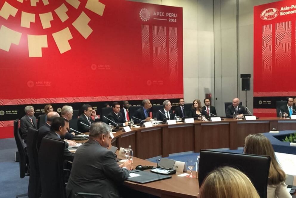 El Presidente de México, Enrique Peña Nieto, dijo al arrancar su participación en la Cumbre del Foro de Cooperación Asia-Pacifico (APEC) que al Tratado de Libre Comercio de América del Norte "pueden incorporarse elementos que cuando se signó no estaban considerados"