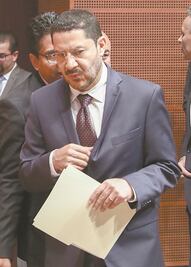 Batres no va por Senado sin apoyo de Morena