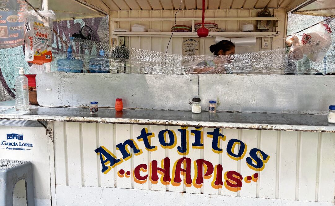 Comerciantes indicaron que antes con el color blanco no se distinguía de qué eran los puestos. Foto: Liliana Gómez / EL UNIVERSAL