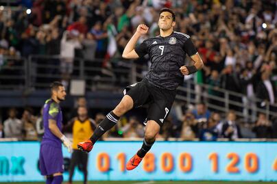 Raúl Jiménez supera a Cristiano Ronaldo