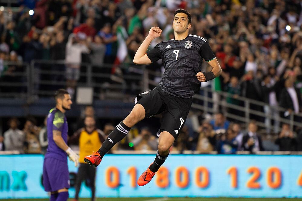 Raúl Jiménez festeja frente a Chile - FOTO: Imago 7