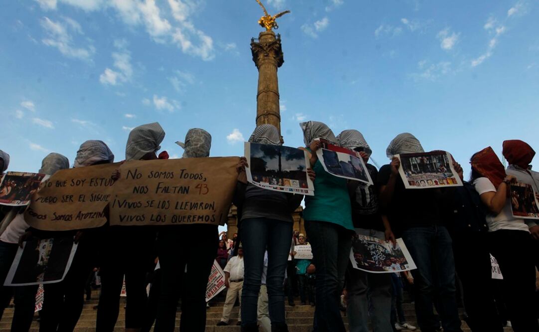 Marcha de los Pinos al Zócalo en apoyo a los 43 desaparecidos de Ayotzinapa, año 2014. Foto: Archivo / EL UNIVERSAL.