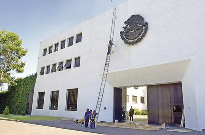 Las insólitas propuestas —no todas culturales— en torno del futuro de Los Pinos