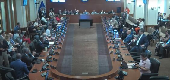 La OEA aprueba una resolución que pide publicar las actas electorales de Venezuela; México no asiste