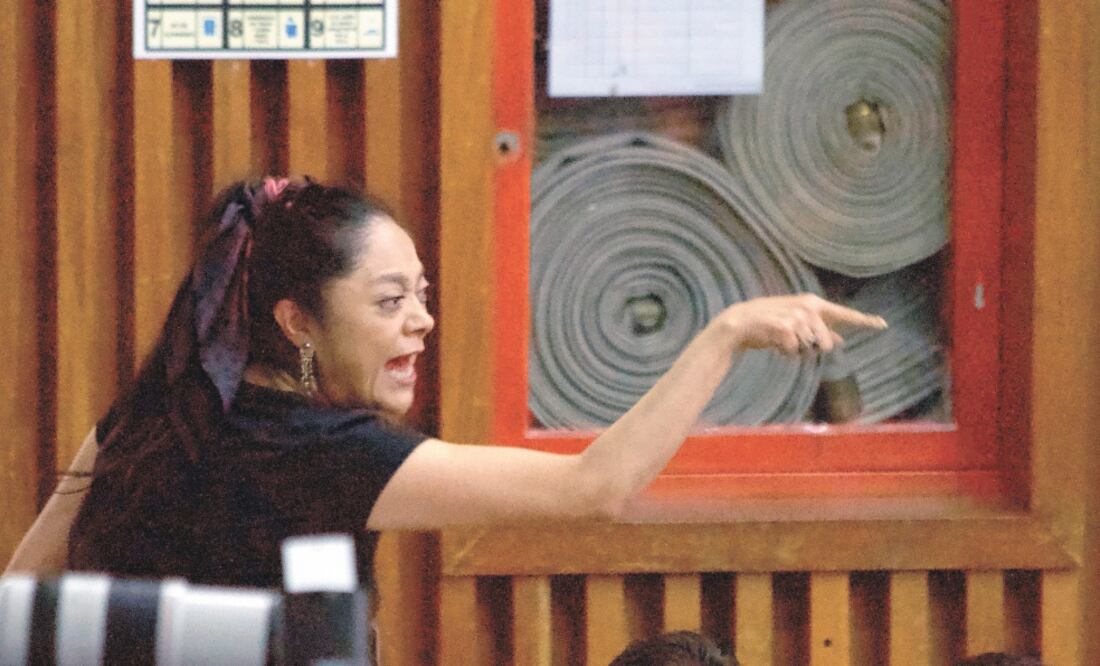 Una mujer del público interrumpió en repetidas ocasiones el debate para señalar a Alejandro Moreno de corrupto. Foto: ROGELIO MORALES. CUARTOSCURO