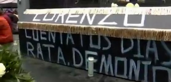 "Lorenzo, cuenta tus días rata demonio"; esto dice el ataúd con el que Salgado Macedonio amenazó al INE