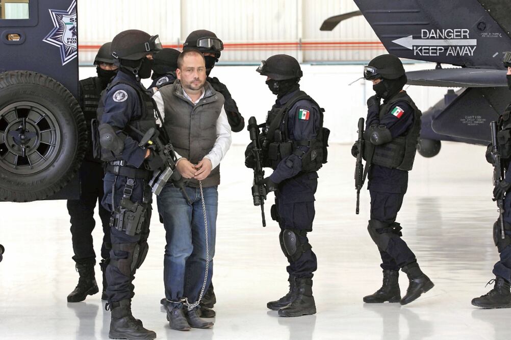 En 2012, autoridades de México y EU anunciaron la extradición de Arturo Gallegos Castrellón, presunto líder de la pandilla binacional 'Barrio Azteca', brazo armado del 'Cártel de Juárez' (ARCHIVO EL UNIVERSAL)