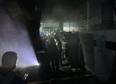 Corto circuito en la Central de Abasto de Iztapalapa moviliza a bomberos