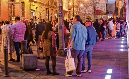 La noche de museos desmilitariza la calle de Moneda 