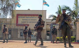 Ante crisis de ébola en el Congo, jefe de la OMS pide alto el fuego; conflicto y desplazamiento complican combate al virus