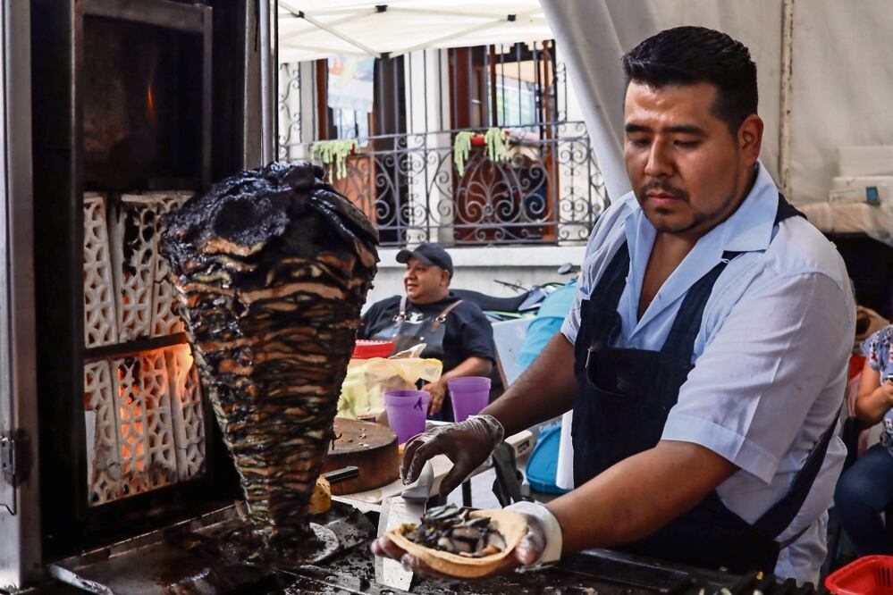 En la Feria del Taco también se puede probar el pastor negro, preparado a la manera tradicional de Yucatán. Foto:
