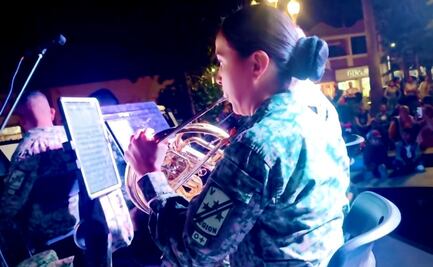 Militares arriban a plazas públicas de Zacatecas y Fresnillo; en lugar de armas, llevan instrumentos musicales