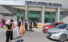 Exigen justicia por feminicidio de Nora Cecilia en Torreón; bloquean avenida frente a la Fiscalía de Coahuila