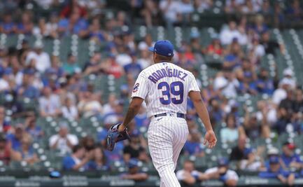 Pitcher mexicano de la MLB obsequia automóvil a su padre