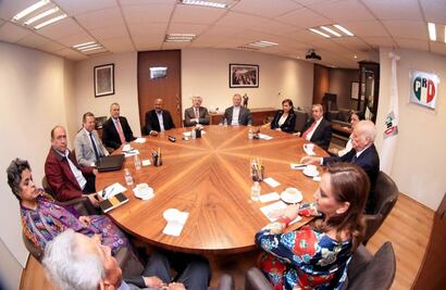 ​Llaman ex líderes priistas a la unidad para fortalecer al partido