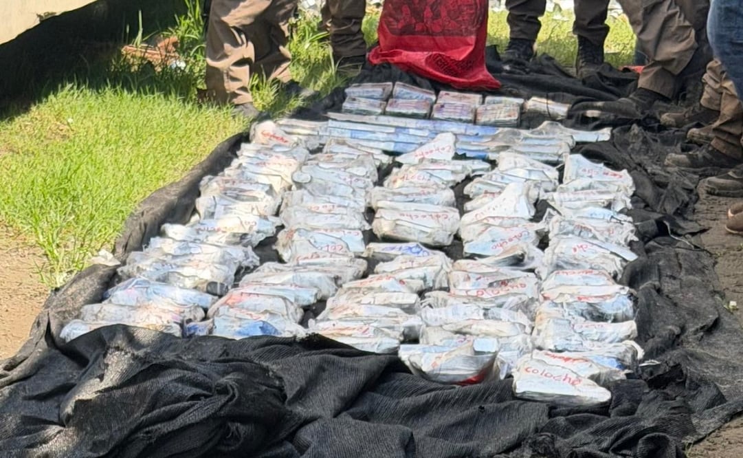 Hallan arsenal y cocaína en tráiler con chatarra en Tapachula. Foto: Especial