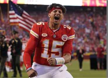 Patrick Mahomes firma millonaria renovación con los Kansas City Chiefs