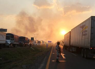 Arde Tabasco: Detención de criminal desata violencia en carretera Villahermosa-Coatzacoalcos; reportan quema de vehículos