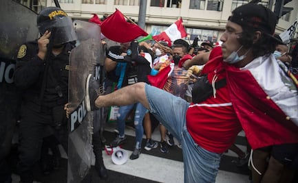 Presidente de Perú, de nuevo en problemas: exigen su renuncia tras declarar toque de queda