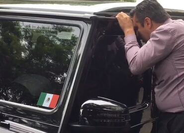 Sujetos supuestamente armados se atrincheran en camioneta en la Doctores