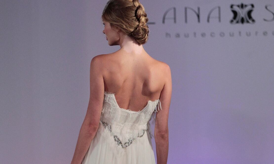 Los escotes V logran alargar más la figura / Crédito: Archivo El Universal