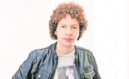 Michel Franco se relaja en la playa