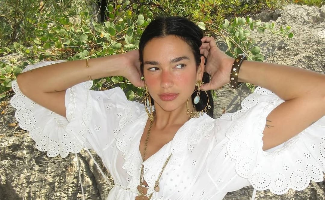 Dua Lipa impone tendencia con sus looks de playa. Foto: Especial. Instagram @dualipa