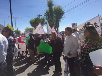 Campesinos se manifiestan frente al Congreso de Hidalgo