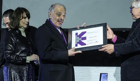 Fundación Sebastián reconoce a figuras de la cultura, ciencia y periodismo con el Summa Cum Laude