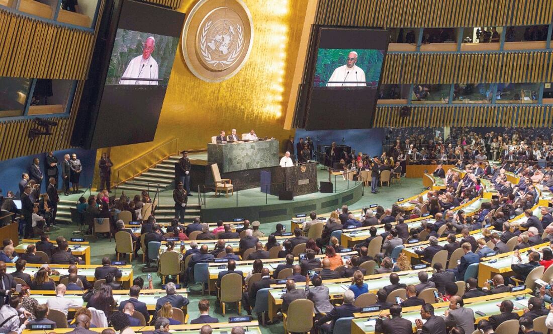 El papa Francisco, al iniciar ayer la Cumbre del Desarrollo Sustentable ante el pleno de las Naciones Unidas, en Manhattan, Nueva York (ADREES LATIF. REUTERS)