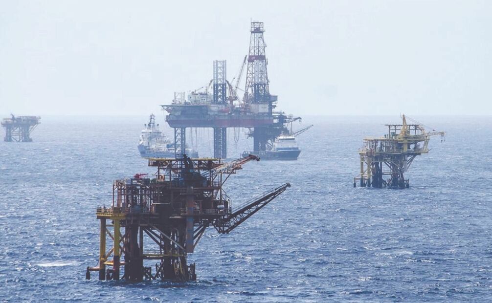 Pemex pagó 315 mil 835 millones de pesos en obras o servicios que contrató en 2024 sin licitar, dice su reporte de austeridad. Foto: Archivo El Universal